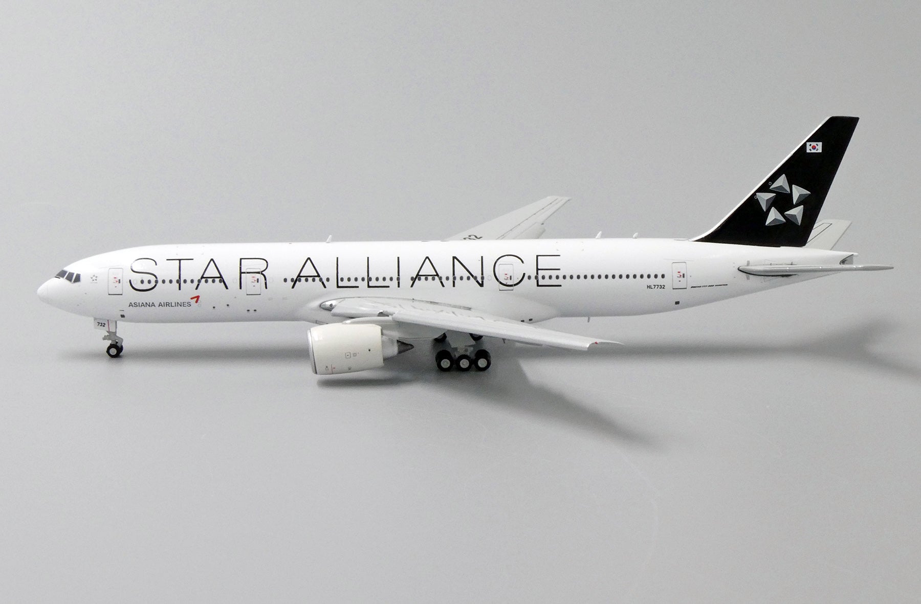 1/400 Asiana Airlines B 777-200ER *Flaps Down* JC Wings JC4AAR089A 