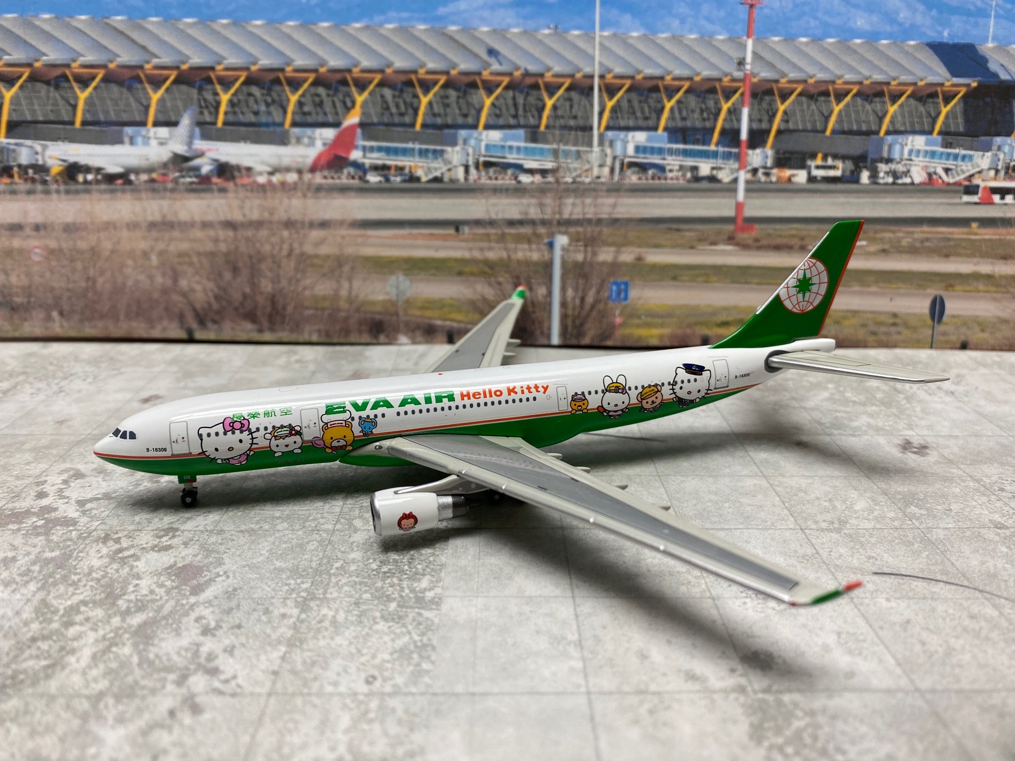 1/400 EVA Air A330-200 