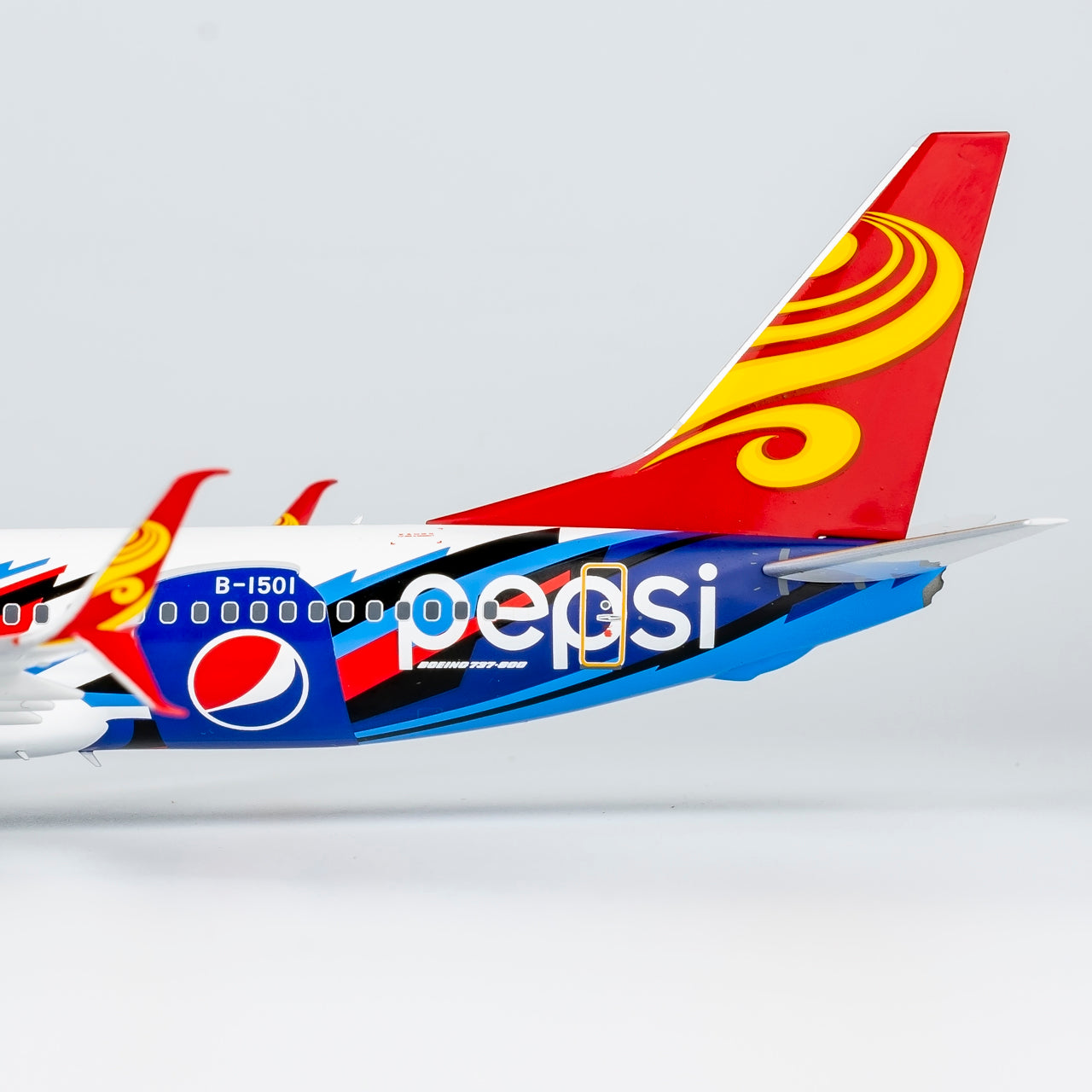 1/200 Hainan Airlines 737-800/w Pepsi c/s; with scimitar wilets NG 08002