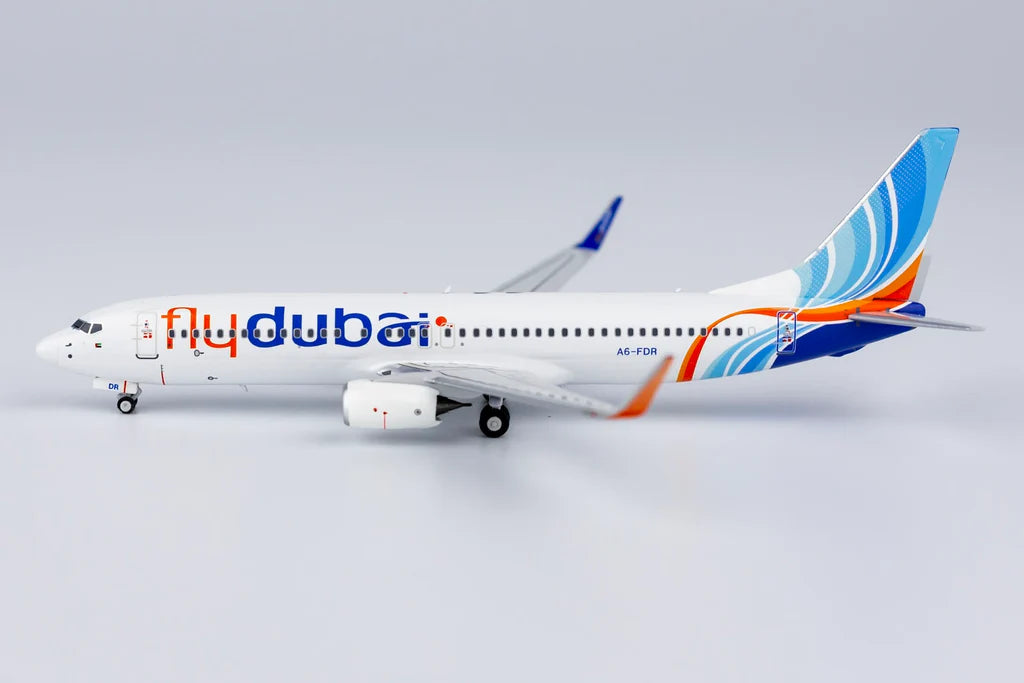 *1/400 Flydubai 737-800/w NG Model 58150 A6-FDR