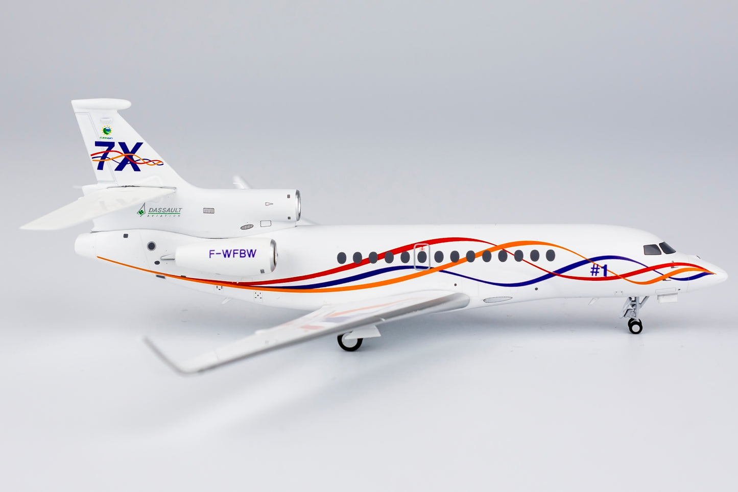 * 1/200 Dassault Aviation Falcon 7X NG Models 71009