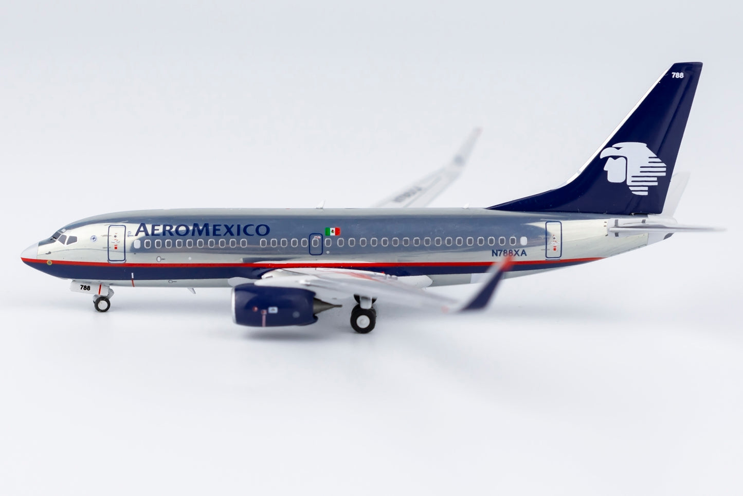 *1/400 AeroMexico B 737-700/w NG Models 77027 N788XA