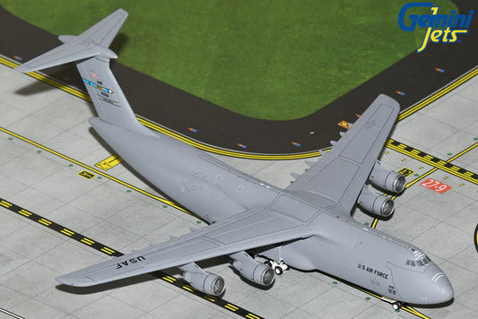 1/400 U.S. Air Force C-5M Super Galaxy 84-0061 (Dover Air Force Base)