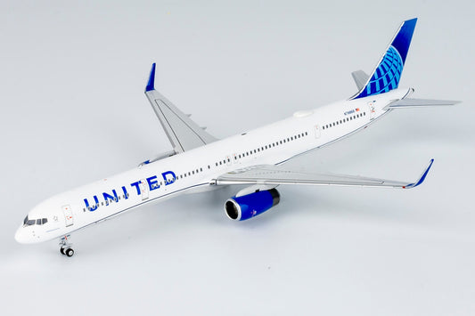 1/400 NG 45001 United Airlines 757-300/w N78866 (Blue Evolution)