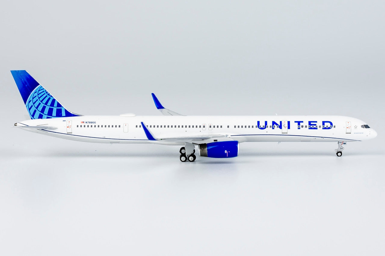 1/400 NG 45001 United Airlines 757-300/w N78866 (Blue Evolution)