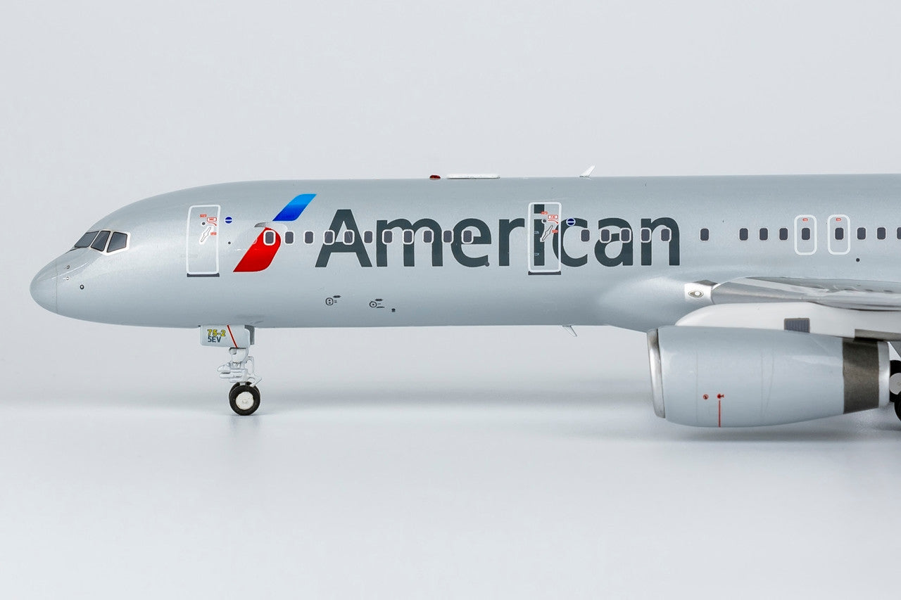 1:200 NG 42033 American Airlines 757-200/w N187AN