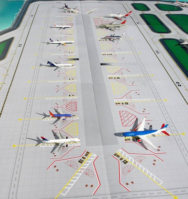 【激安販促】Gemini Jets Airport Mat Set A1-1/400 A2-1/250 GJAPS008 民間航空機
