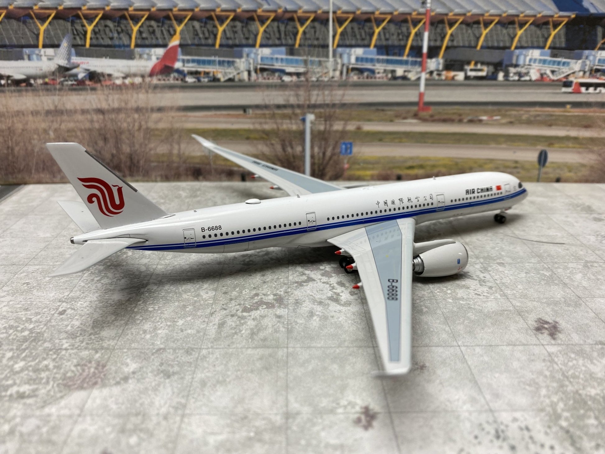 1/400 Air China A350-900 Phoenix Models PH4CCA1201 *Minor paint bubbling on tail and minor glue residue on horizontal stabilizer* - Midwest Model Store