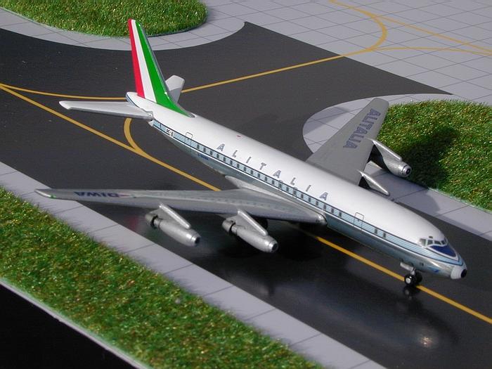 1/400 Alitalia DC-8 Gemini Jets GJAZA157A *Missing small piece behind engine* - Midwest Model Store