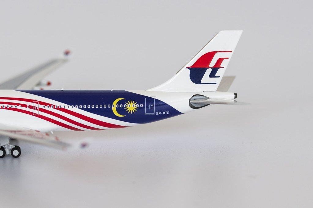 1/400 Malaysia Airlines A330-300 "Oneworld and Negaraku Livery" NG Models 62016