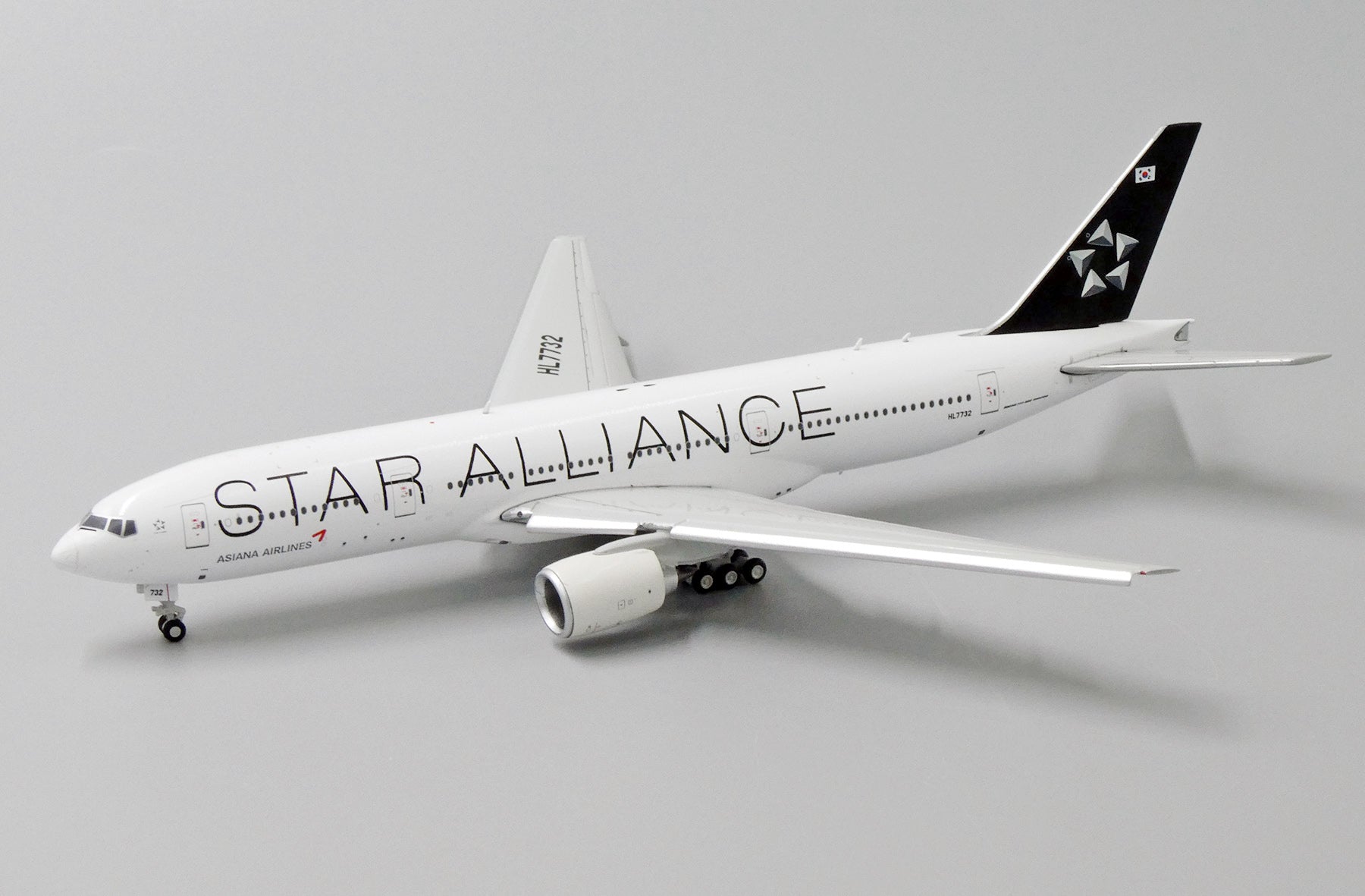 * 1/400 Asiana Airlines B 777-200ER *Flaps Down* JC Wings JC4AAR089A