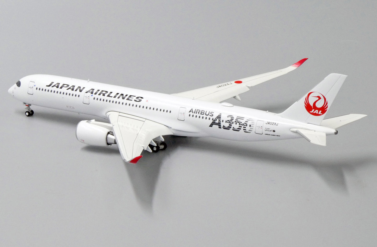 1/400 Japan Airlines A350-900 "Silver A350 Titles" *Flaps Down* JC Wings EW4359002A