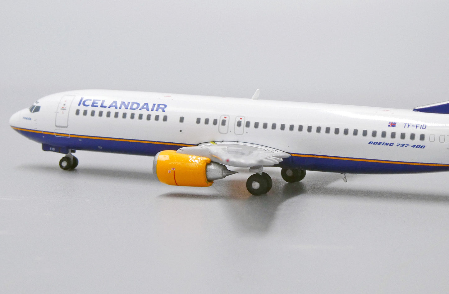 *1/400 Icelandair B 737-400 JC Wings JC4ICE238