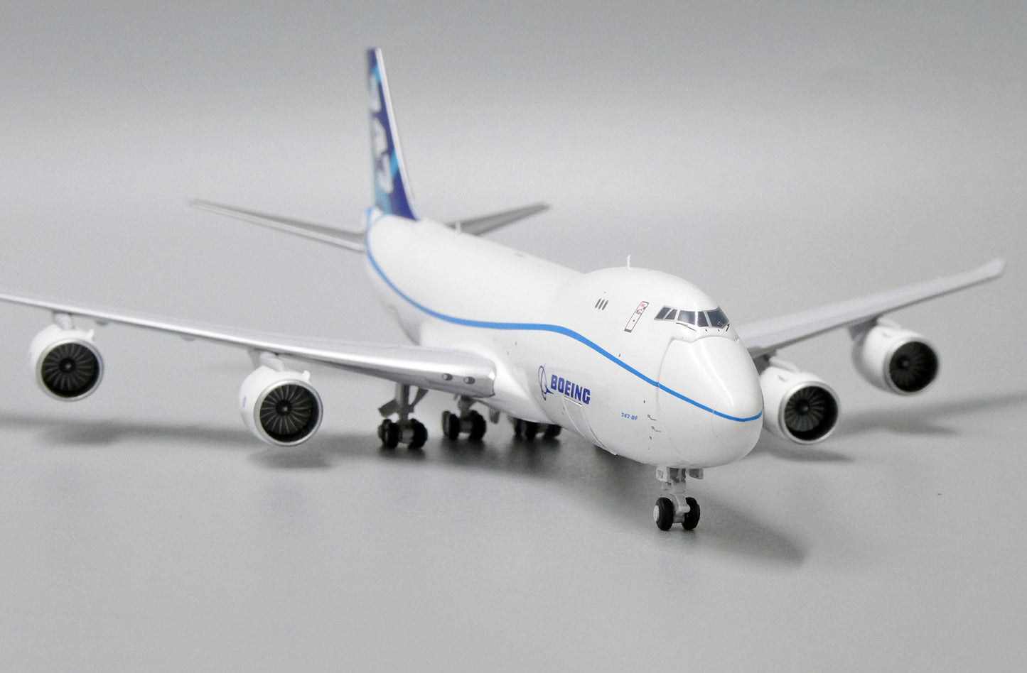 1/400 Boeing Aircraft Company B 747-8F "Blue House Livery" *Interactive* JC Wings LH4BOE169C