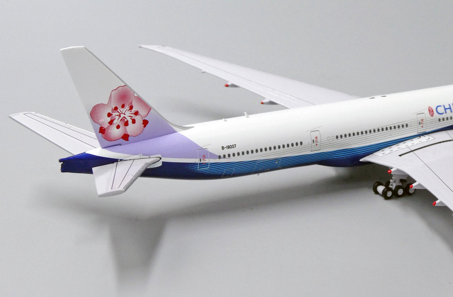 1/400 China Airlines B 777-300ER "Dreamliner" JC Wings EW477W006s/d1 *Defective model*