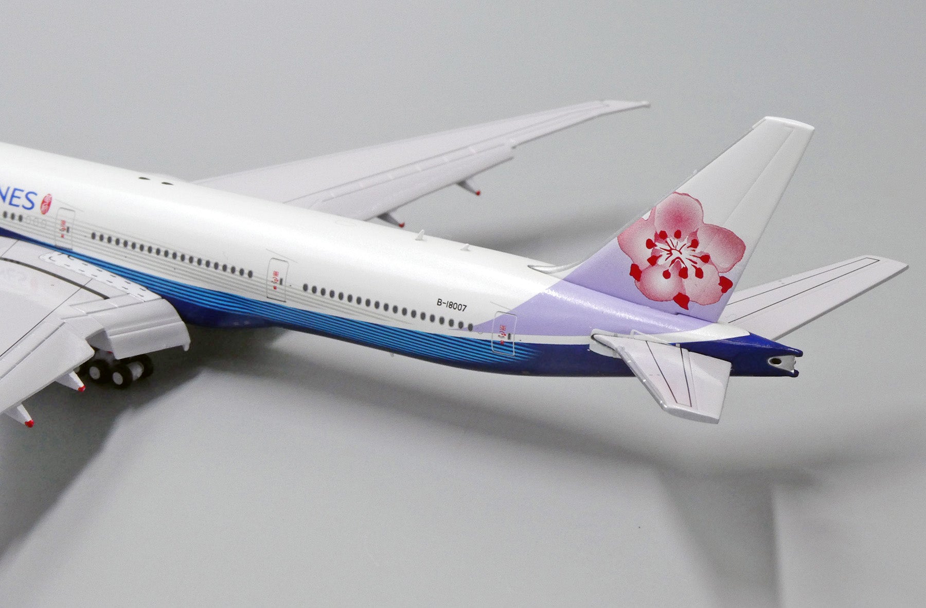 *1/400 China Airlines B 777-300ER 