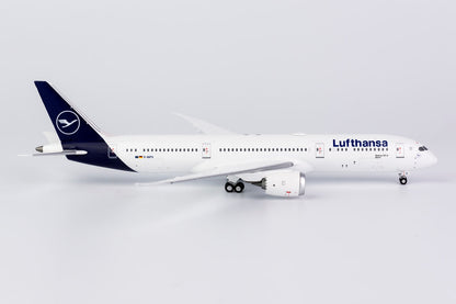 1/400 Lufthansa B 787-9 Dreamliner NG Models 55082