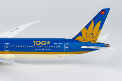 1/400 Vietnam Airlines B 787-10 "100th Aircraft" NG Models 56016