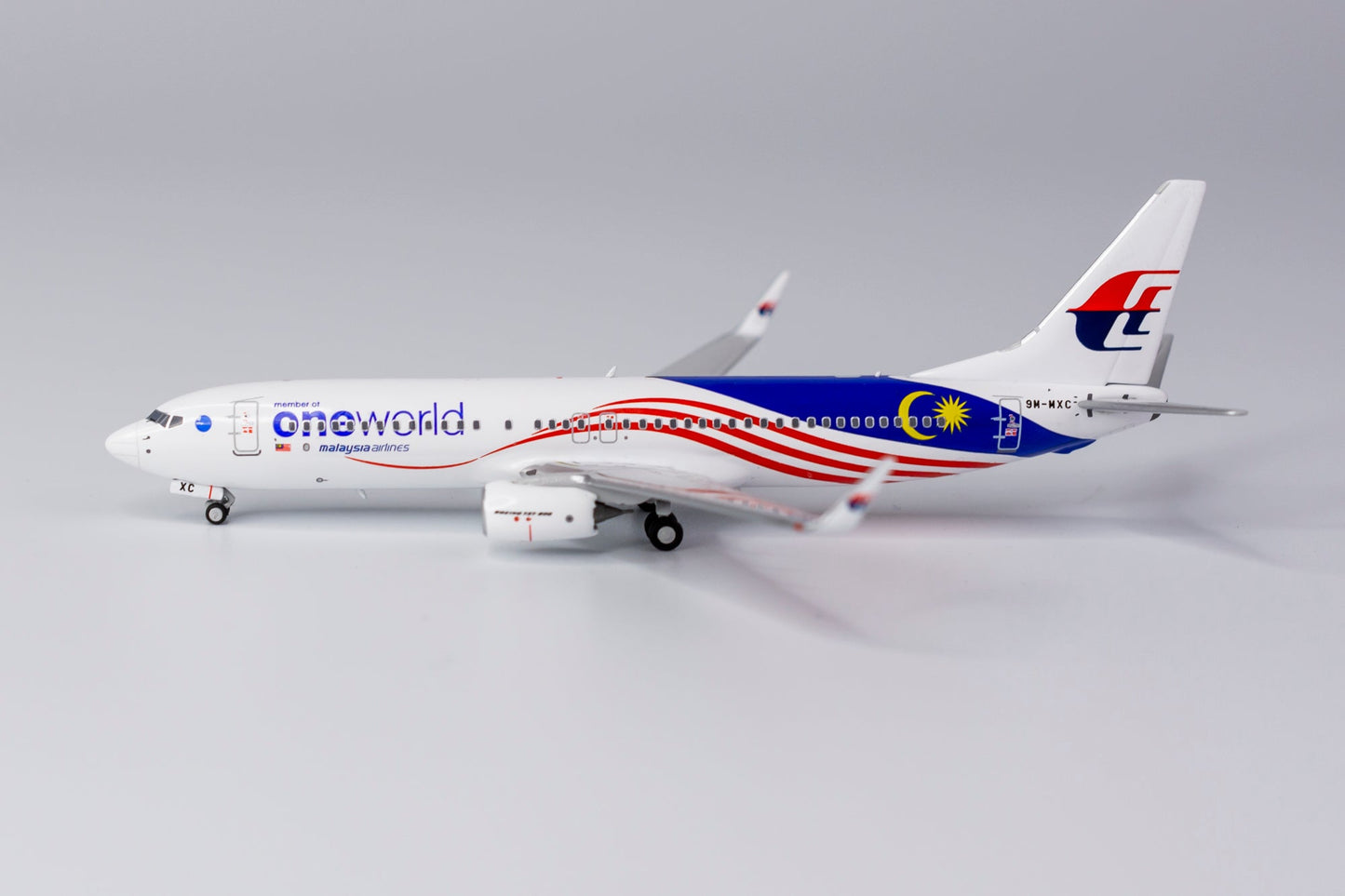 *1/400 Malaysia Airlines B 737-800/w "Oneworld in Negaraku" NG Models 58112