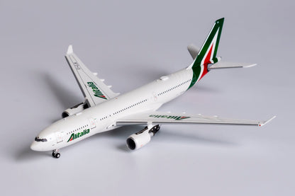 1/400 Alitalia A330-200 "named Giotto" NG Models 61037