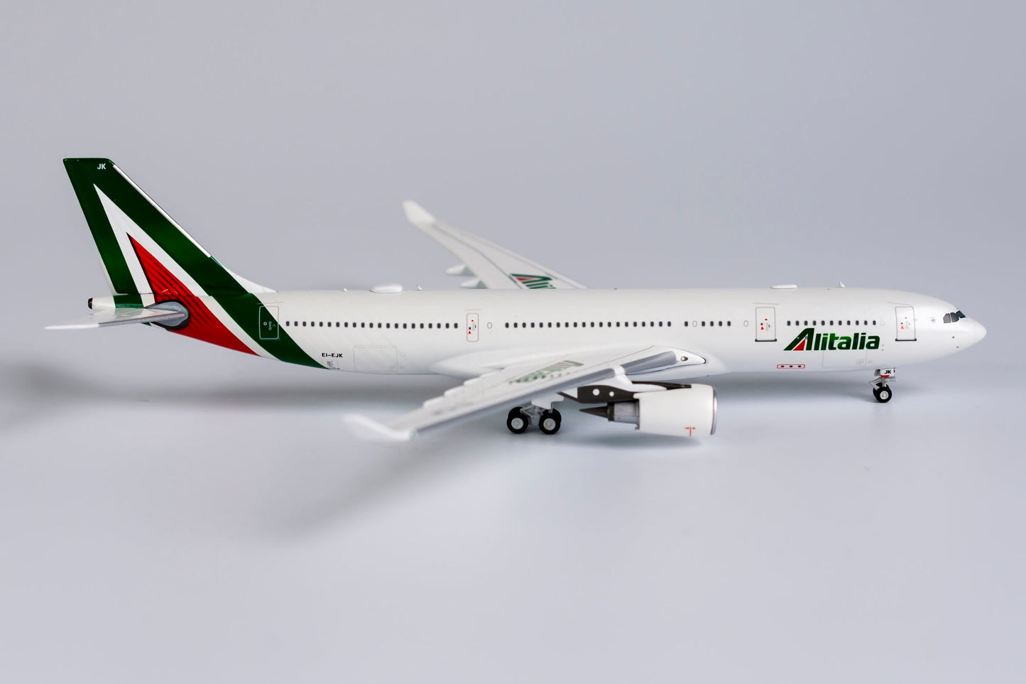 1/400 Alitalia A330-200 "named Giotto" NG Models 61037