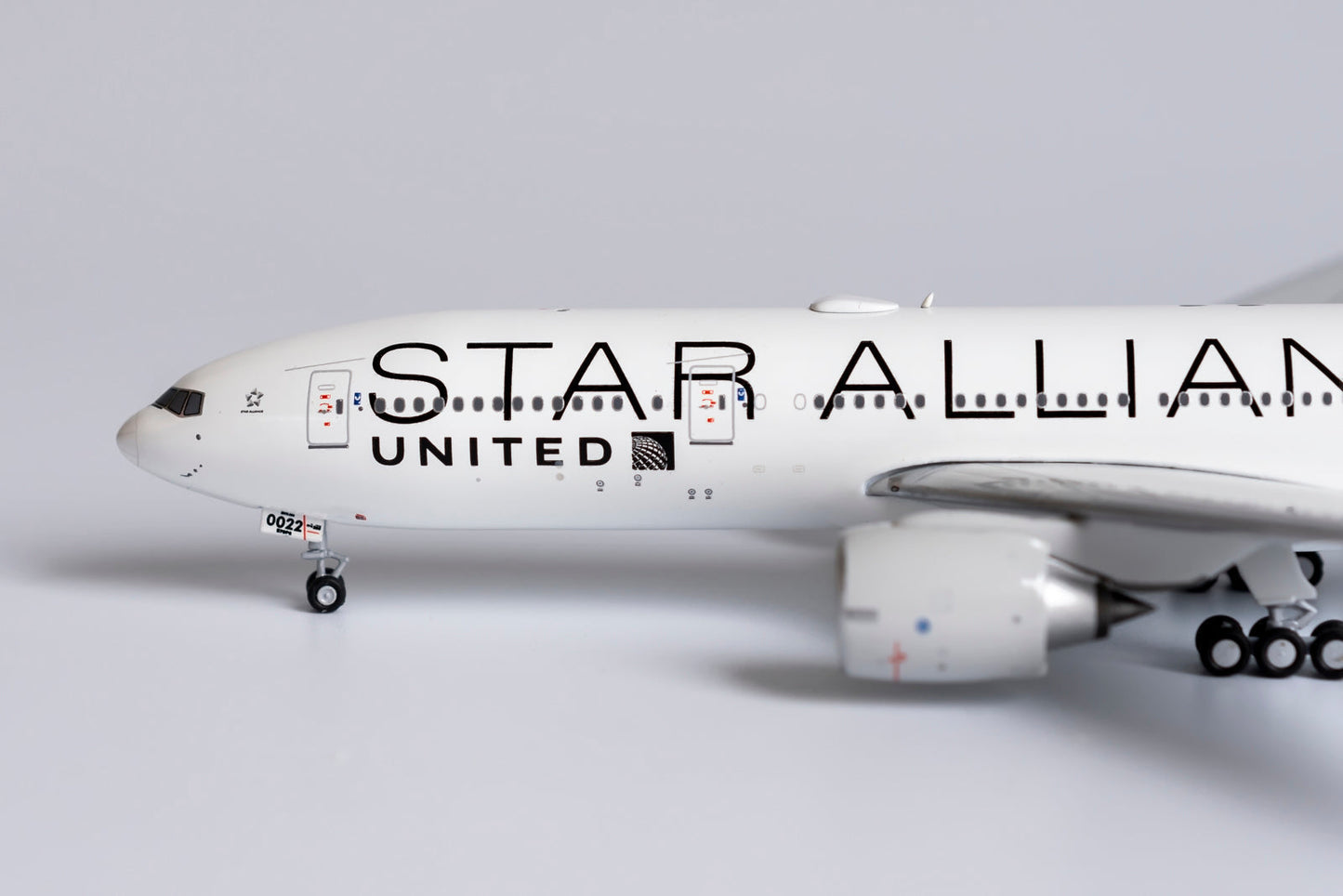 1/400 United Airlines B 777-200ER "Star Alliance Livery" NG Models 72001s/d2  *Defective model*