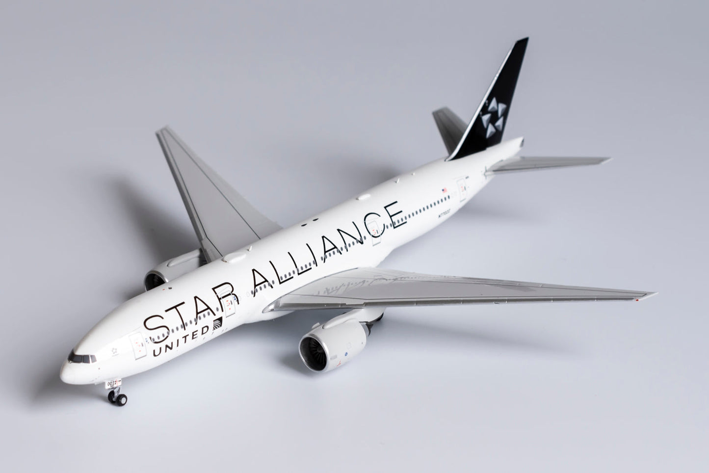 1/400 United Airlines B 777-200ER "Star Alliance Livery" NG Models 72001 *Has touched up paint chips*