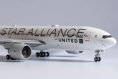 1/400 United Airlines B 777-200ER "Star Alliance Livery" NG Models 72001 *Has touched up paint chips*