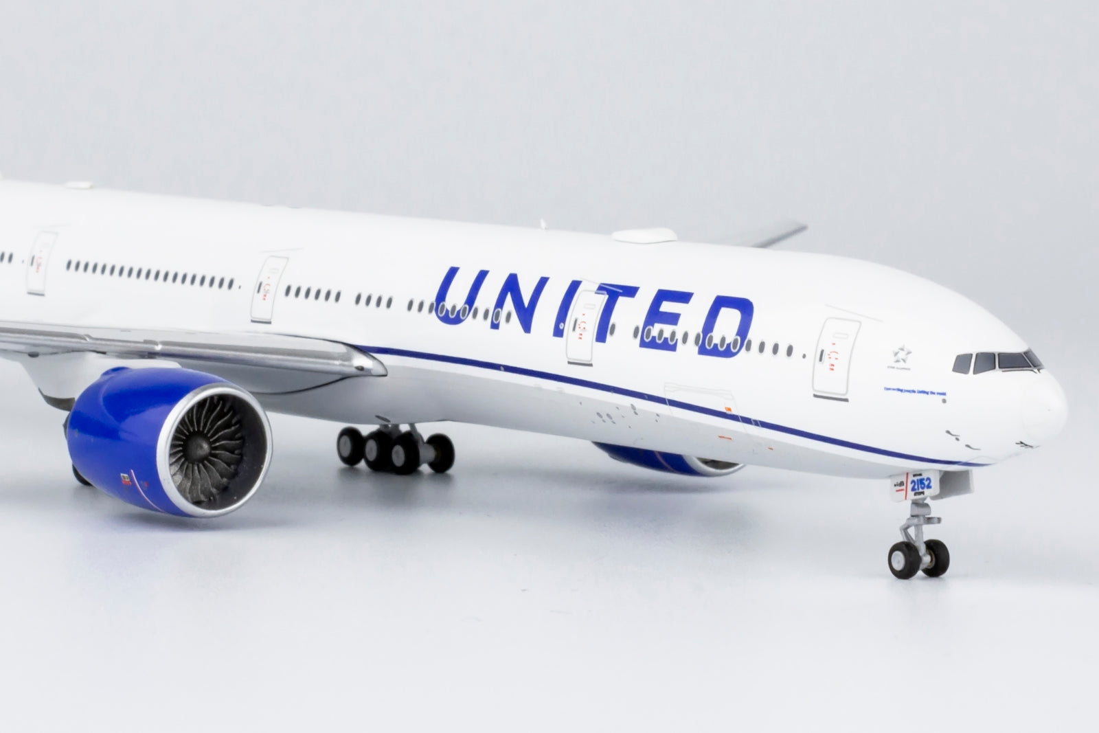 1/400 United Airlines B 777-300ER 