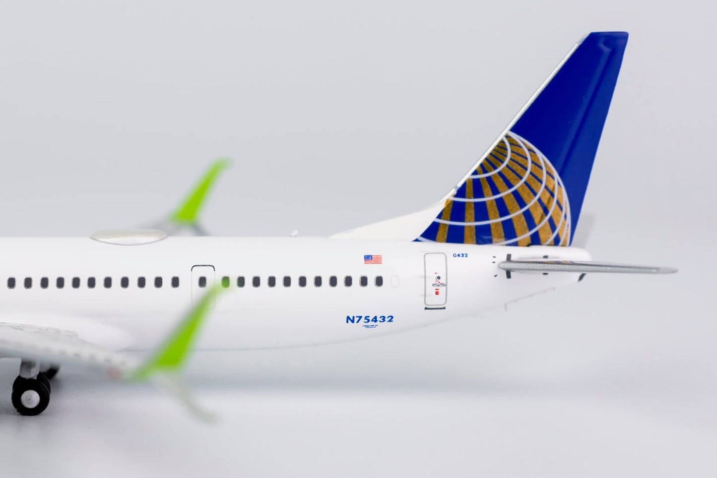 1/400 United Airlines B 737-900ER/w "Special Eco-skies Livery" NG Models 79009