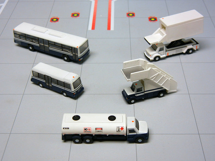 1/200 Airport Service Vehicles Gemini Jets G2APS450