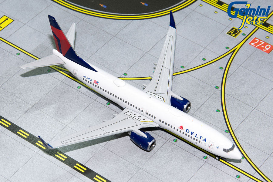 1/400 Delta Airlines B 737-800 Gemini Jets GJDAL1804 *Red sharpie mark on one wing*
