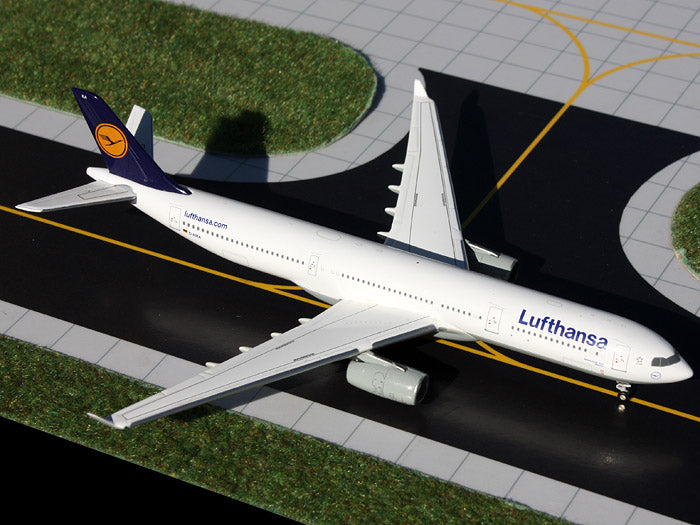 1/400 Lufthansa A330-300 Gemini Jets GJDLH1227 *Box has wear/tear*