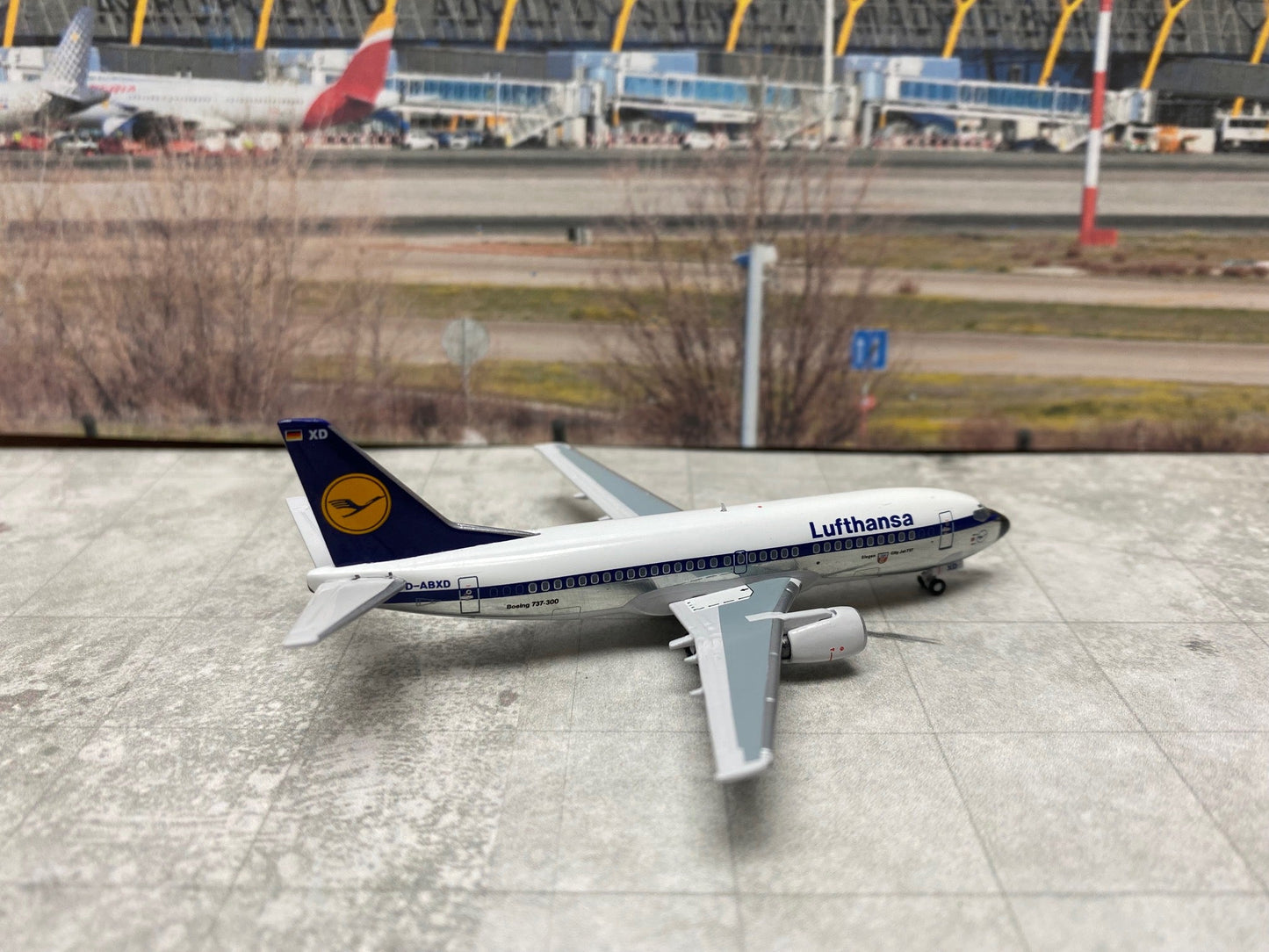 *1/400 Lufthansa B 737-300 "Euro 86" Miniature Models M4LH733A