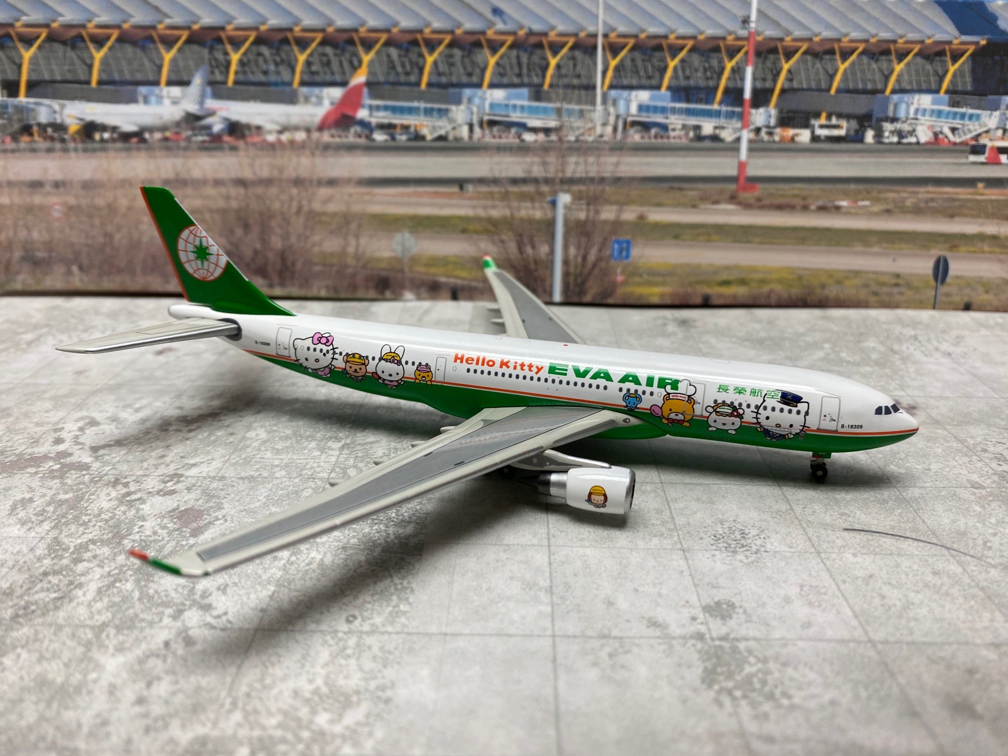 1/400 EVA Air A330-200 