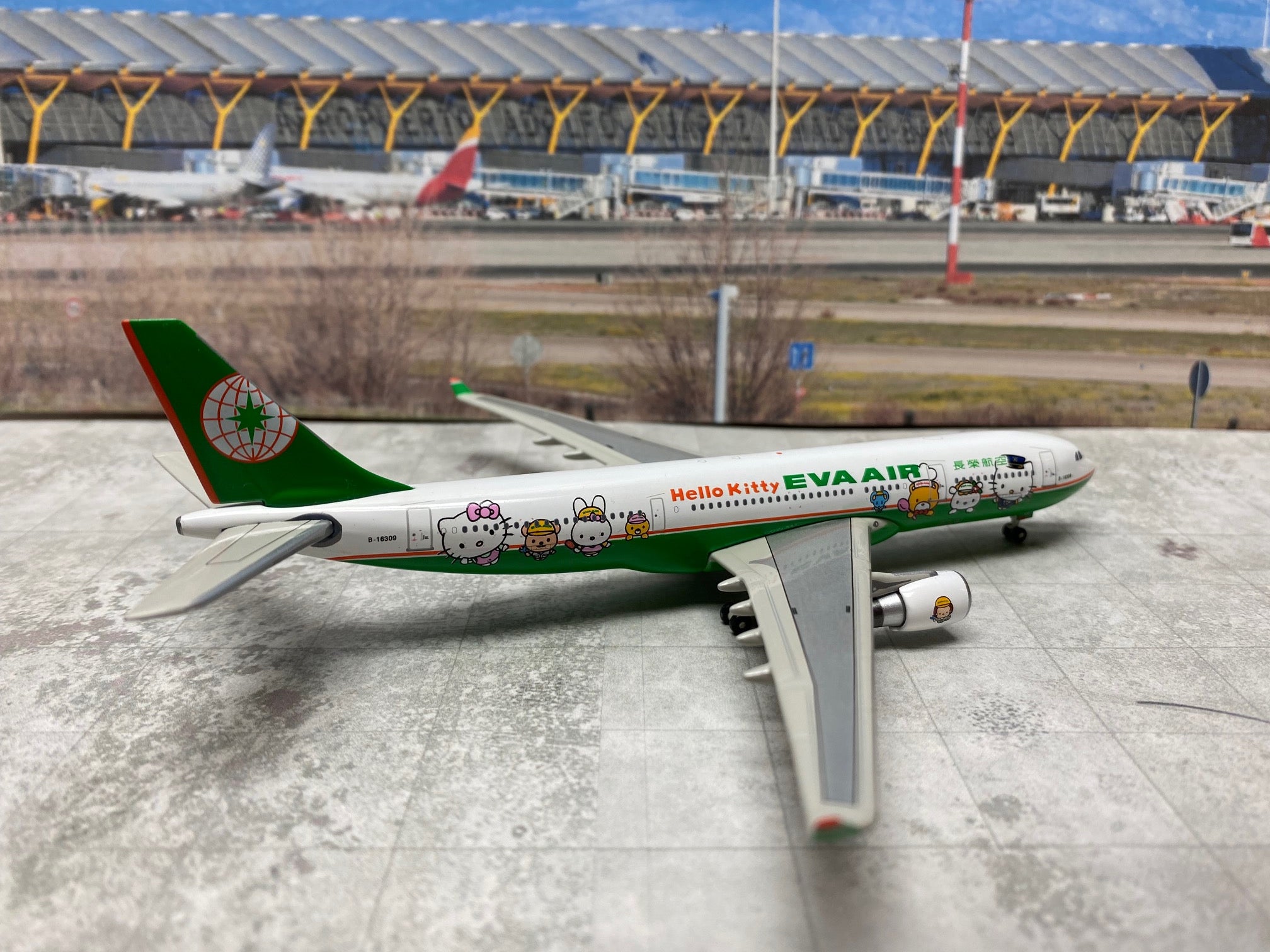 1/400 EVA Air A330-200 