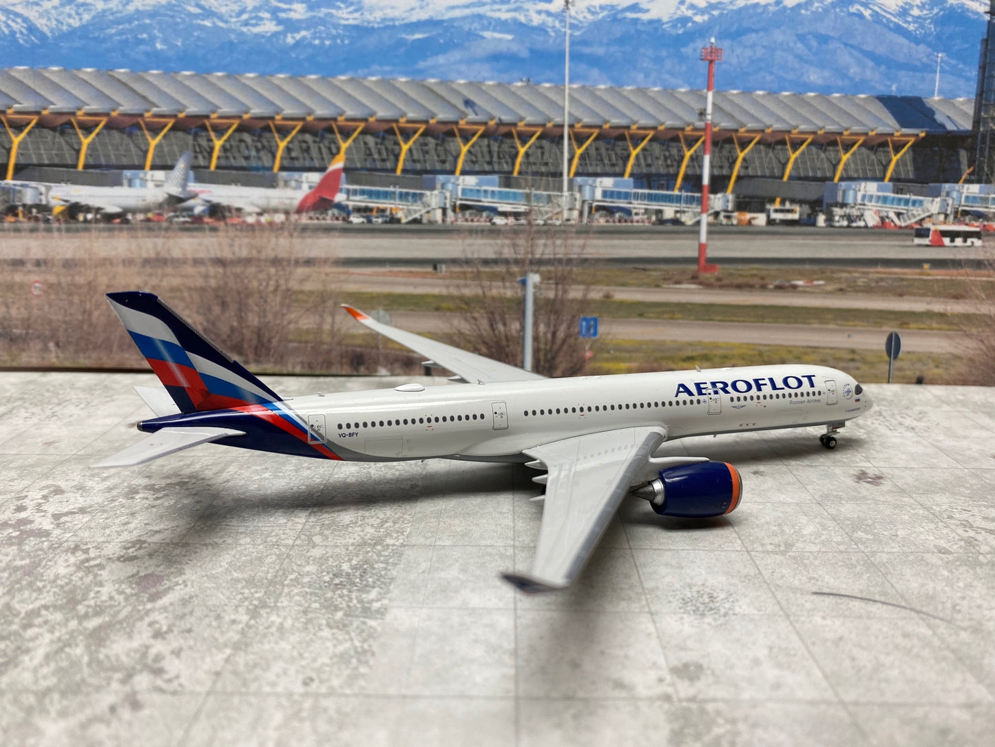*1/400 Aeroflot A350-900 Phoenix Models PH411603