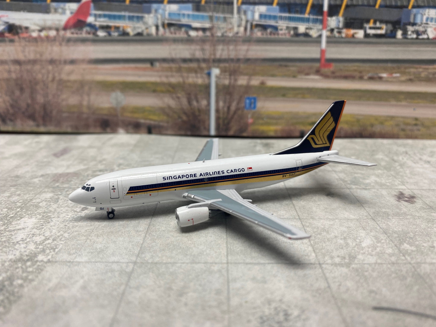 *1/400 Singapore Airlines Cargo B 737-300QC Panda Models 202203