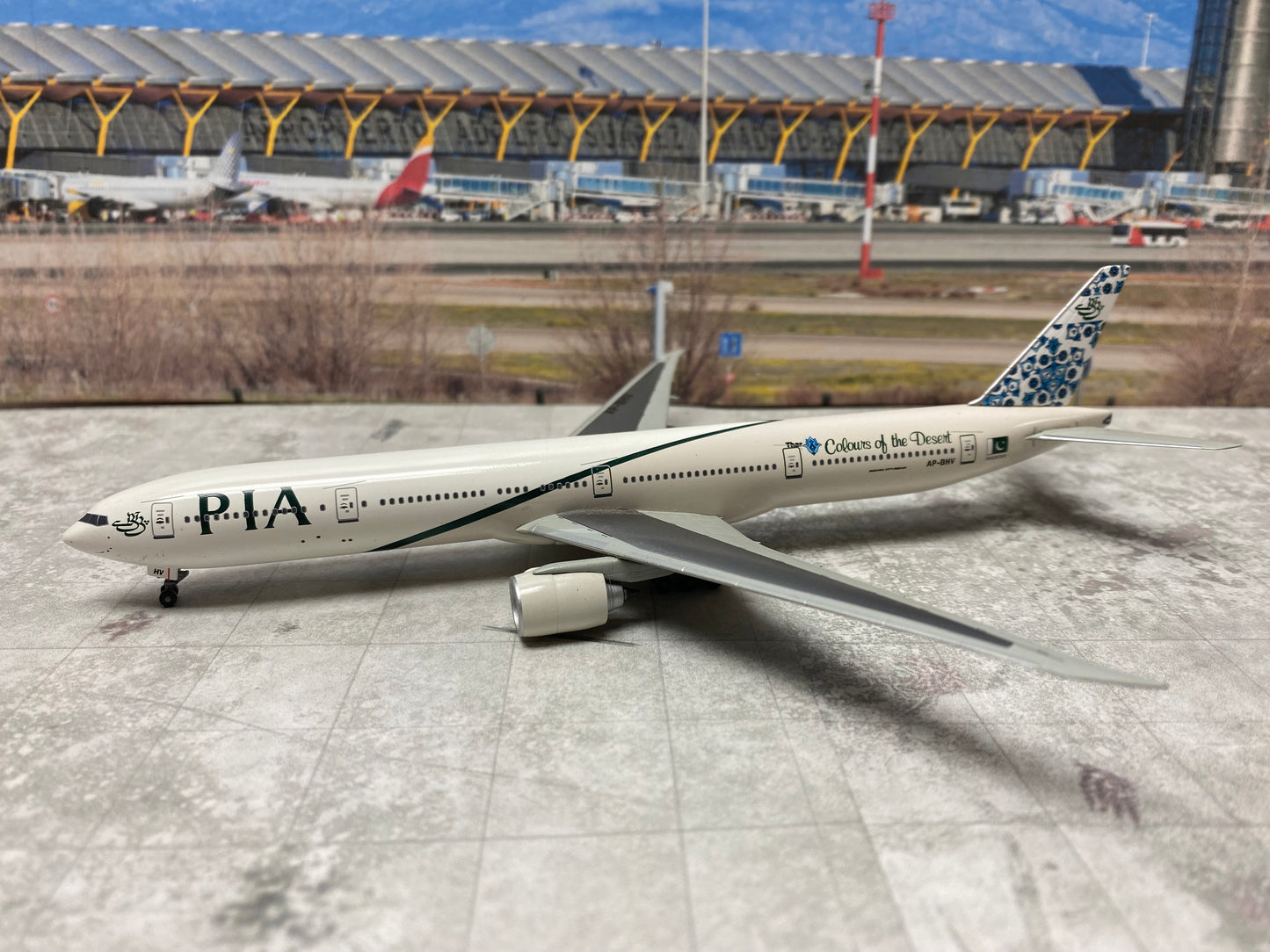*1/400 PIA Pakistan International Airlines B 777-300ER Dragon Wings 55570
