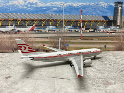 *1/400 Turkish Airlines A330-200 "Retro" Phoenix Models PH411267