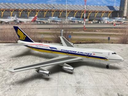 1/400 Singapore Airlines B 747-200 “California Here We Come - April 1979” Dragon Wings DW55701
