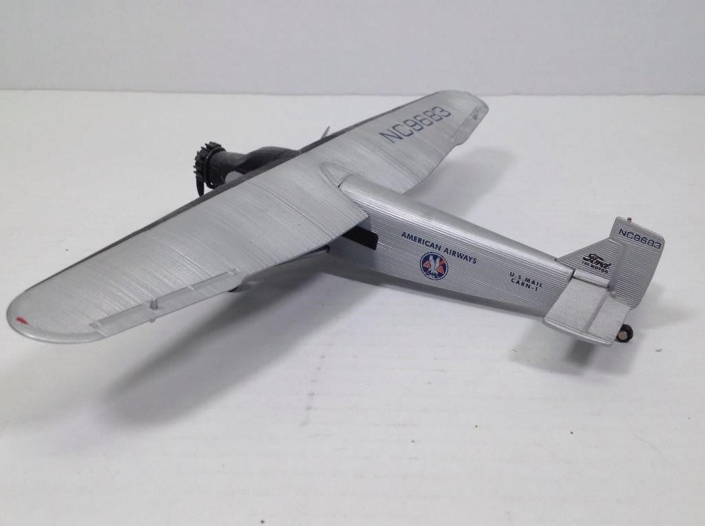 1/72 American Airlines US Mail Ford Tri-Motor Plane *Missing Half of Center Propeller, Comes With Stand, No-Box* ERTL Collectibles