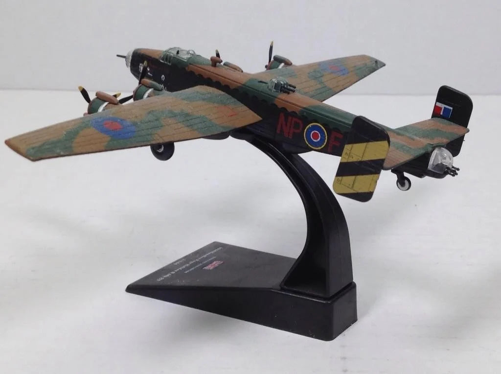 *1/144 RAF Handley Page Halifax B.MK III *Has Minor Defects on Wings, Comes with Stand, No-Box* Amercom AM-ACLB10