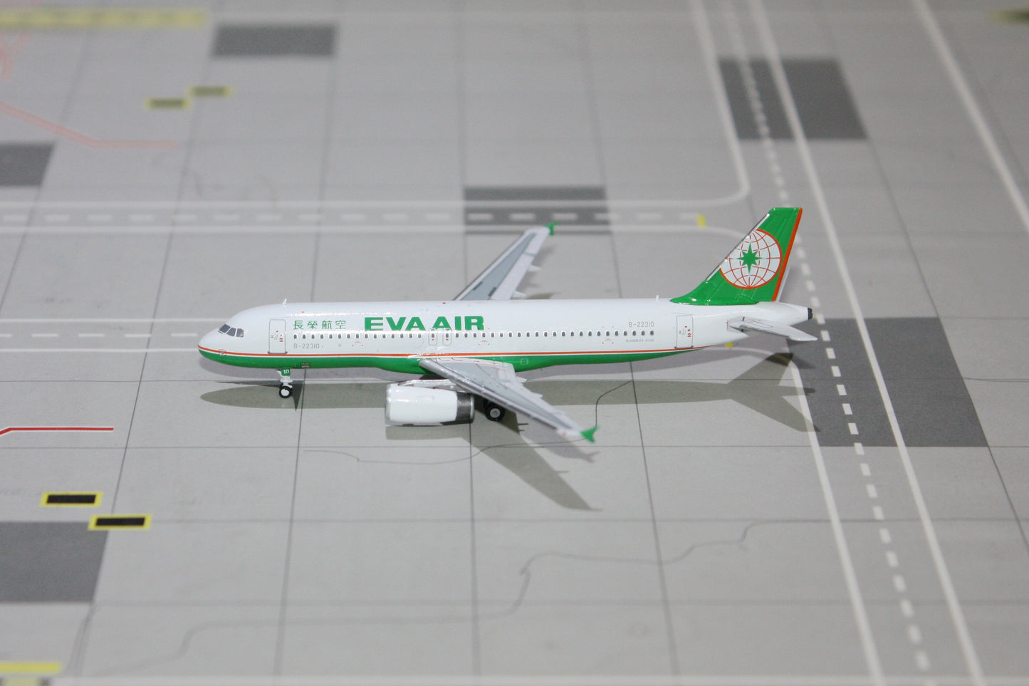 *1/400 EVA Air A320 Miniature Models M4BR320A